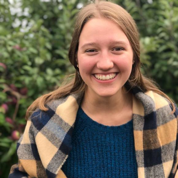 Meet your Posher, Chloe - Picture 1 of 1